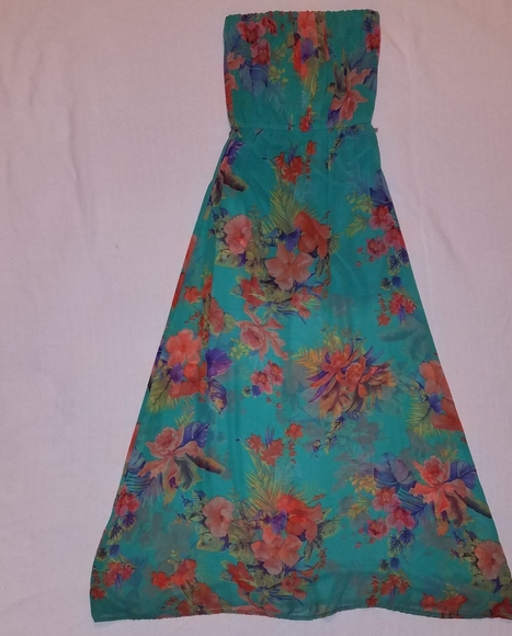 THIS WEEK ONLY -Sassy Strapless Spring Dress!! - Picture 7 of 15